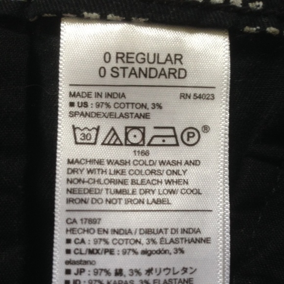 *SOLD* Patterned Size 0 Old Navy Pixie Cut Shorts - Picture 4 of 6